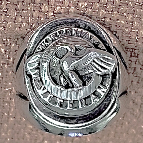 World War II Sterling Silver Honorable Discharge Ruptured Duck Ring - Picture 1 of 8